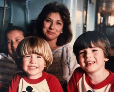 Lisa Capuano with her children Chris Evans, Scott Evans, and Carly Evans while young.